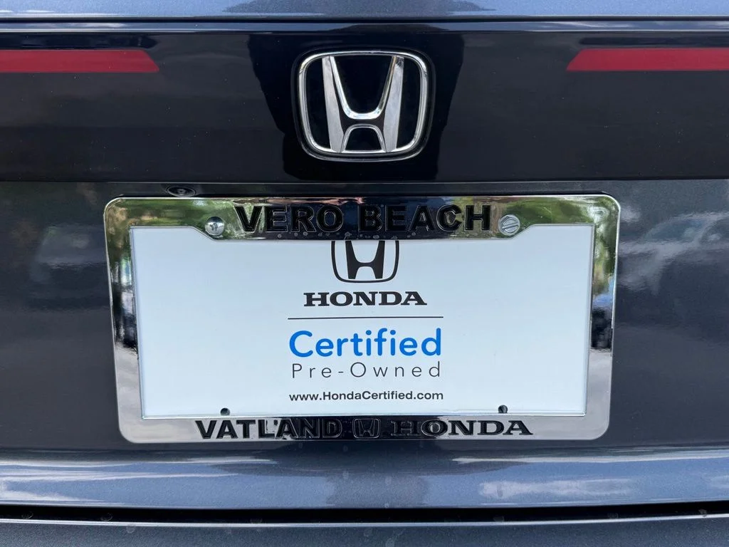 Used 2025 Meteorite Gray Metallic Honda LX image 33