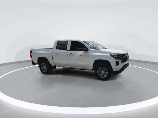Used 2026 White Chevrolet LT image 13