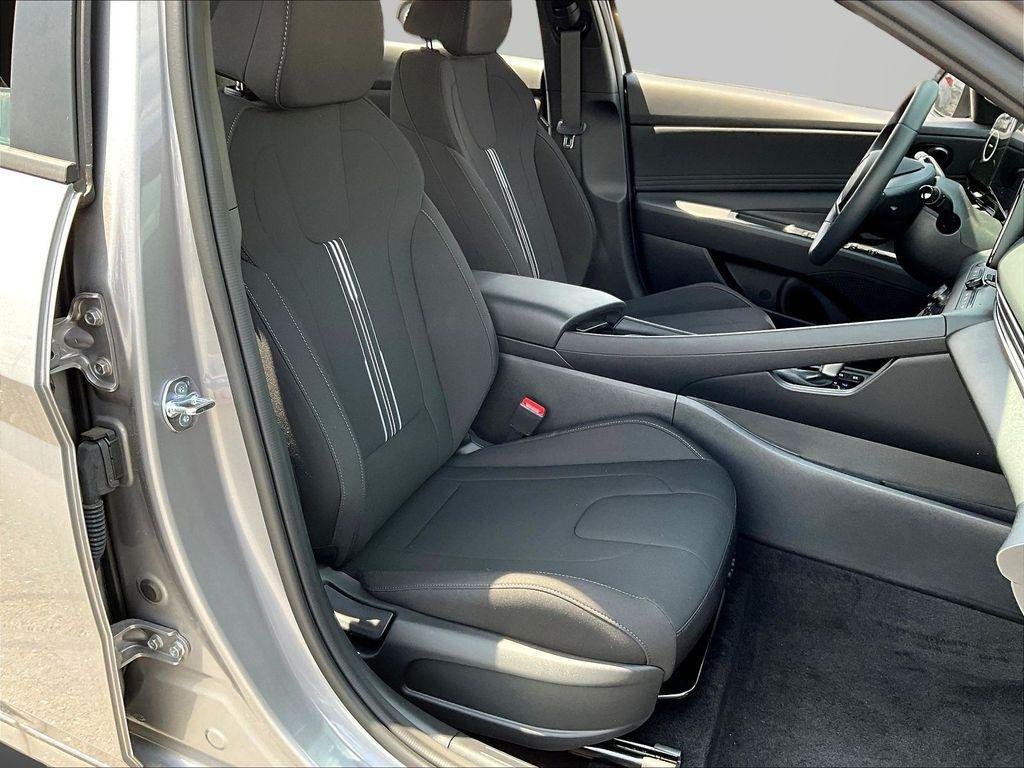 2026 Hyundai Elantra Blue - Photo 10