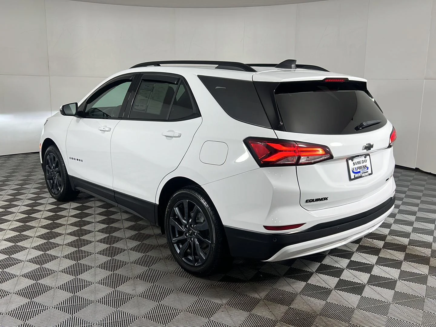 Used 2024 Summit White Chevrolet RS image 8