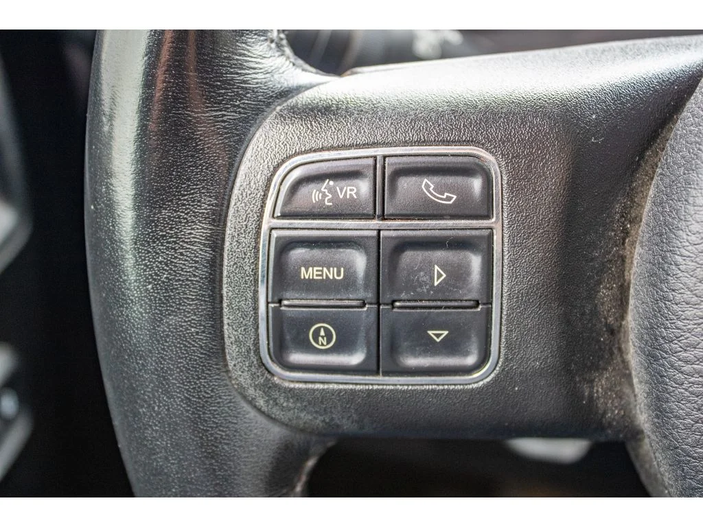 Used 2018 Granite Crystal Metallic Clearcoat Jeep Sport S image 35