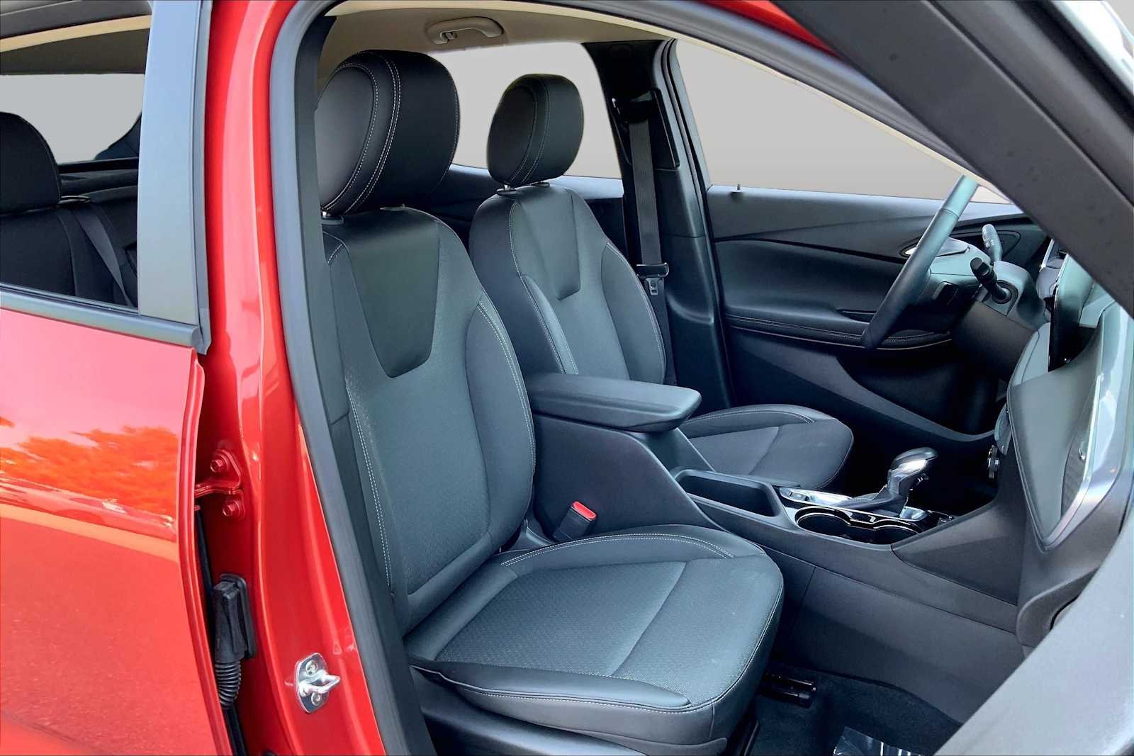 Pre-Owned 2024 Buick Encore GX Preferred