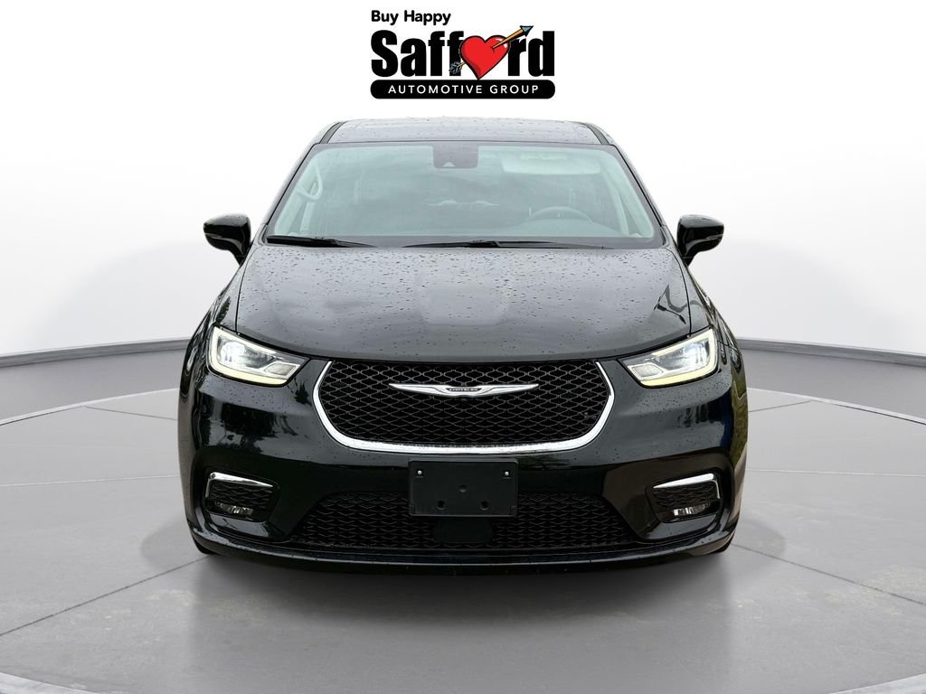 Used 2024 Black Chrysler Touring L image 7