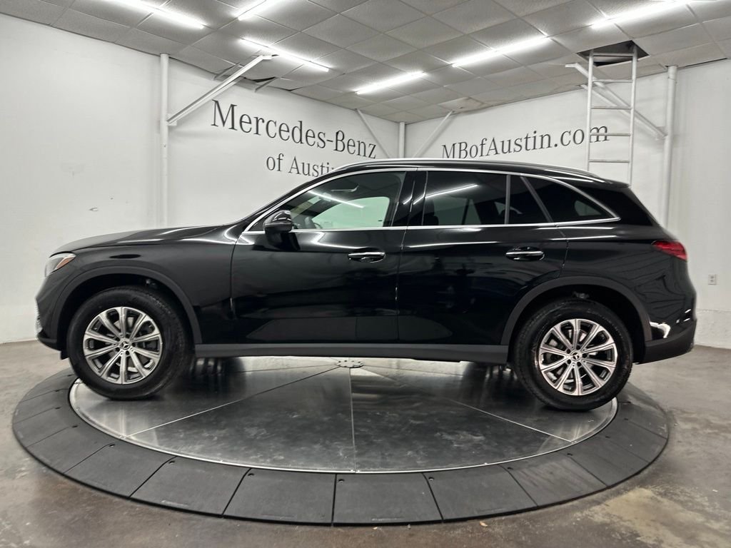 New 2026 Black Mercedes-Benz GLC 300 image 4