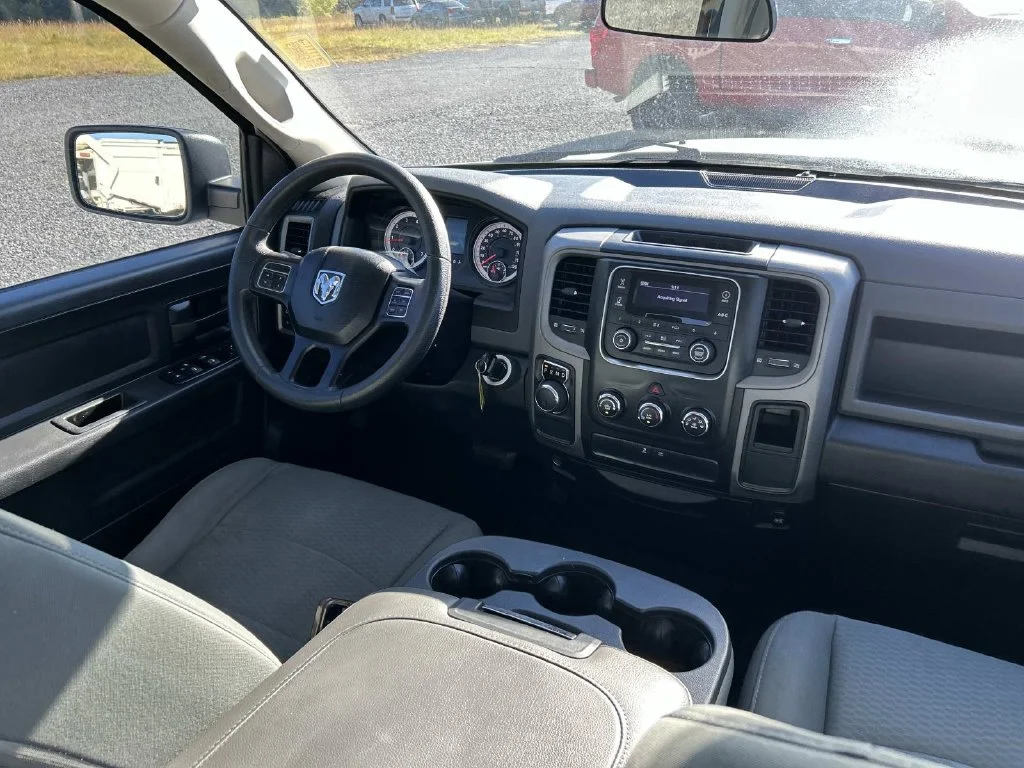 Used 2015 White Ram Express image 27