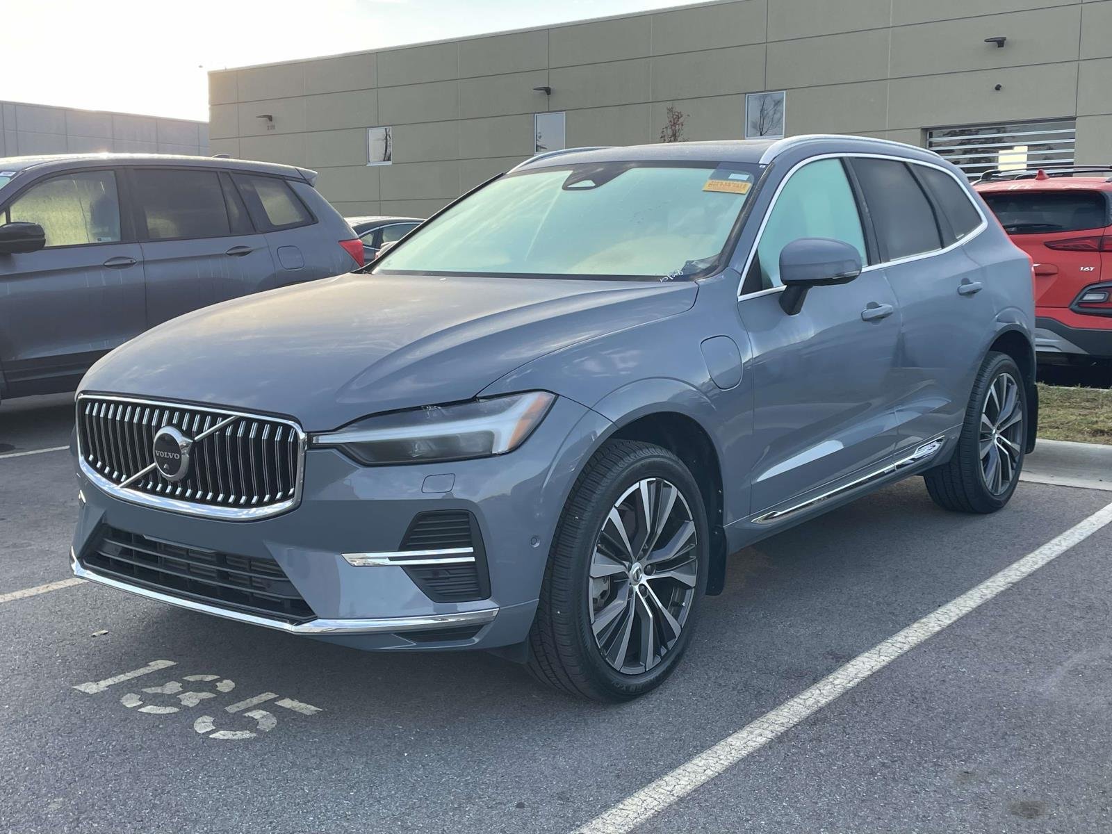 Used 2022  Volvo Inscription Expression image 2