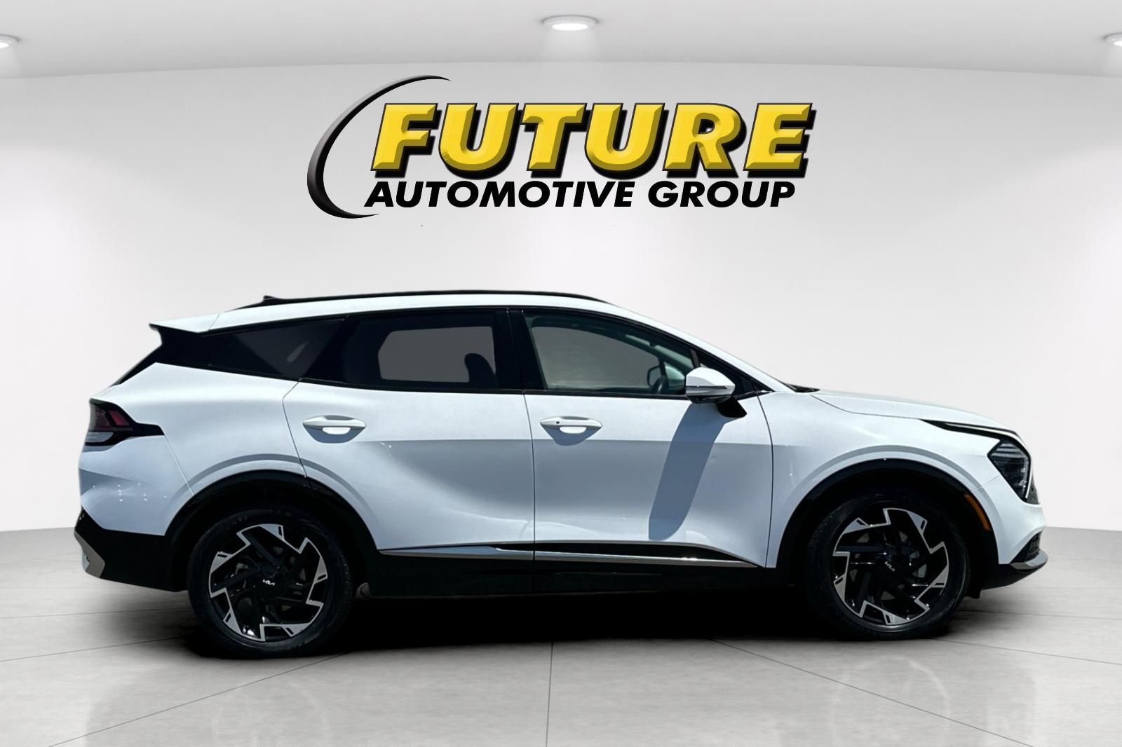 Used 2025 White Kia SX-Prestige image 3