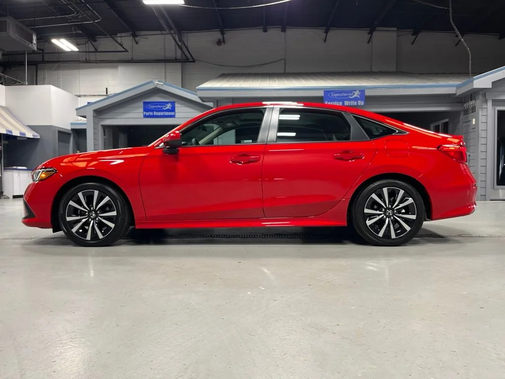 Used 2023 Rallye Red Honda EX image 4
