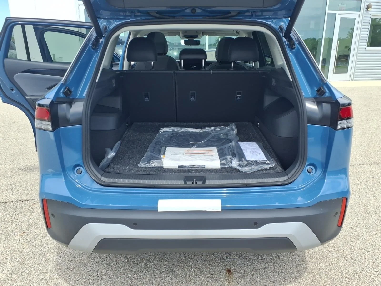 New 2026 Monterey Blue Pearl Volkswagen SE 4MOTION image 21