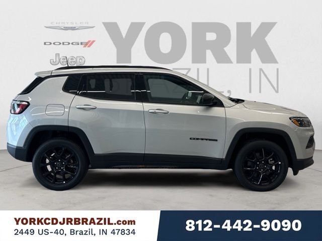 New 2026 Silver Zynith Metallic Clear-Coat Exterior Paint Jeep Latitude Altitude image 6