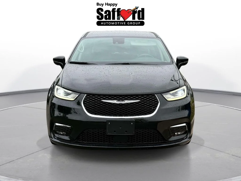 Used 2024 Black Chrysler Touring L image 7