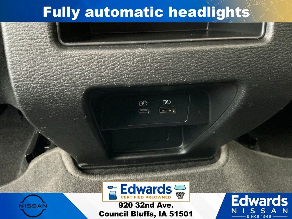 Used 2022 Blue Mitsubishi SE image 19