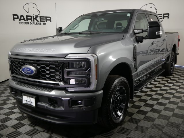 2024 Ford Super Duty F-250 SRW Crew Cab LARIAT w/ FX4 Off-Road Pkg & Sport Appearance Pkg