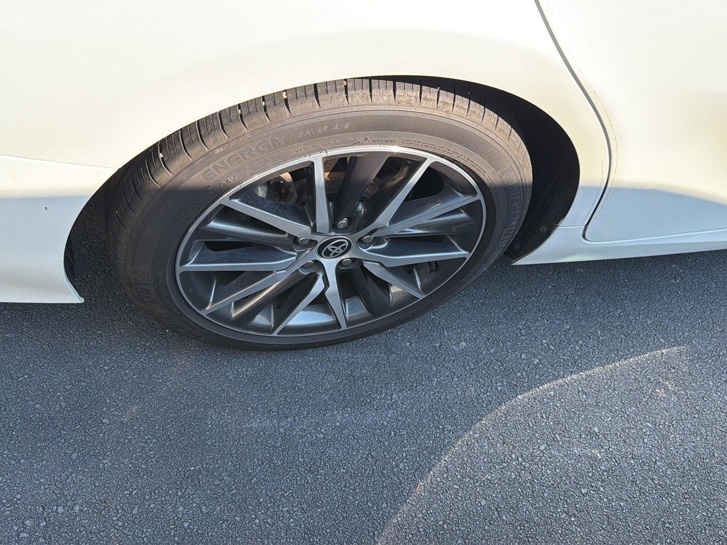 Used 2023 Wind Chill Pearl Toyota XLE image 7