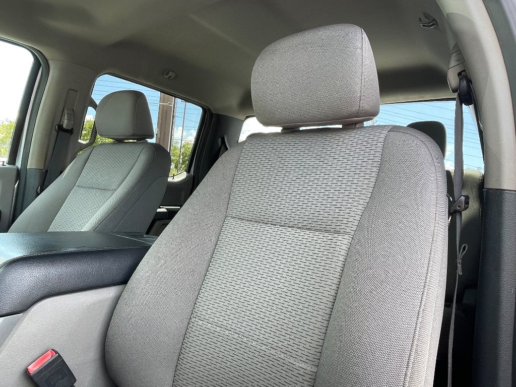 Used 2022 Iconic Silver Metallic Ford XLT image 15