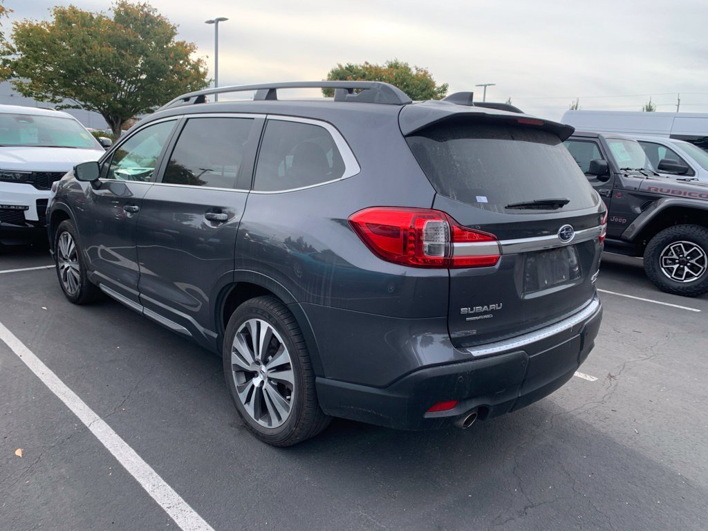 Used 2022 Magnetite Gray Metallic Subaru Limited image 2