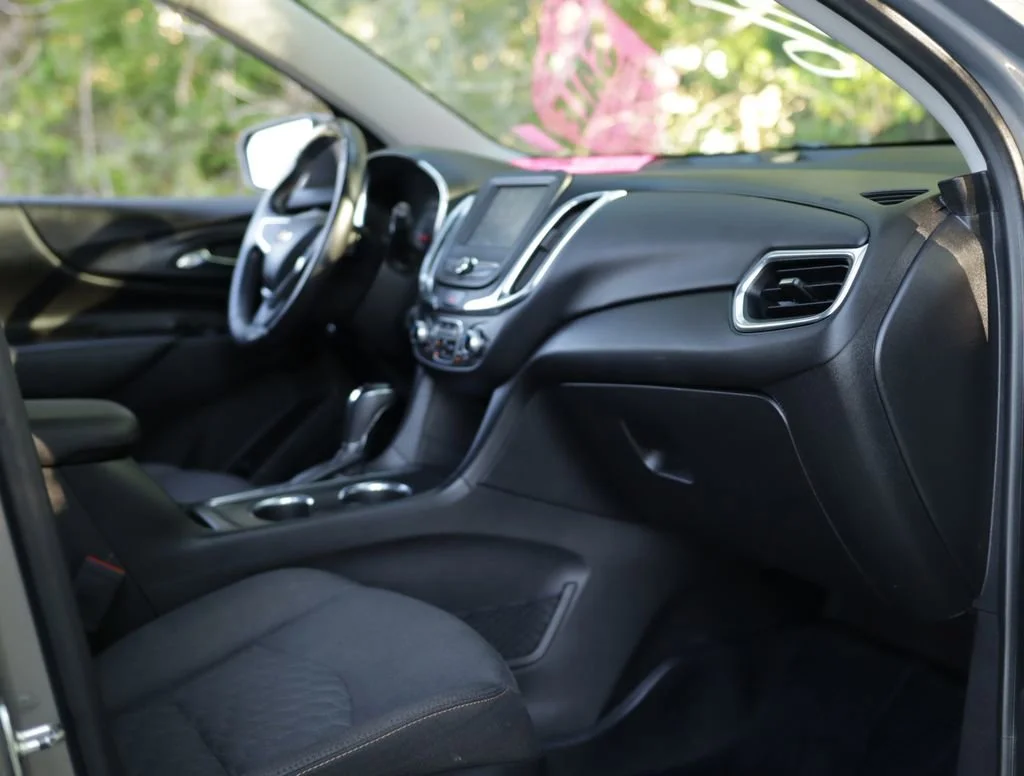 Used 2018 PEPPERDUST METALLIC Chevrolet LT image 28
