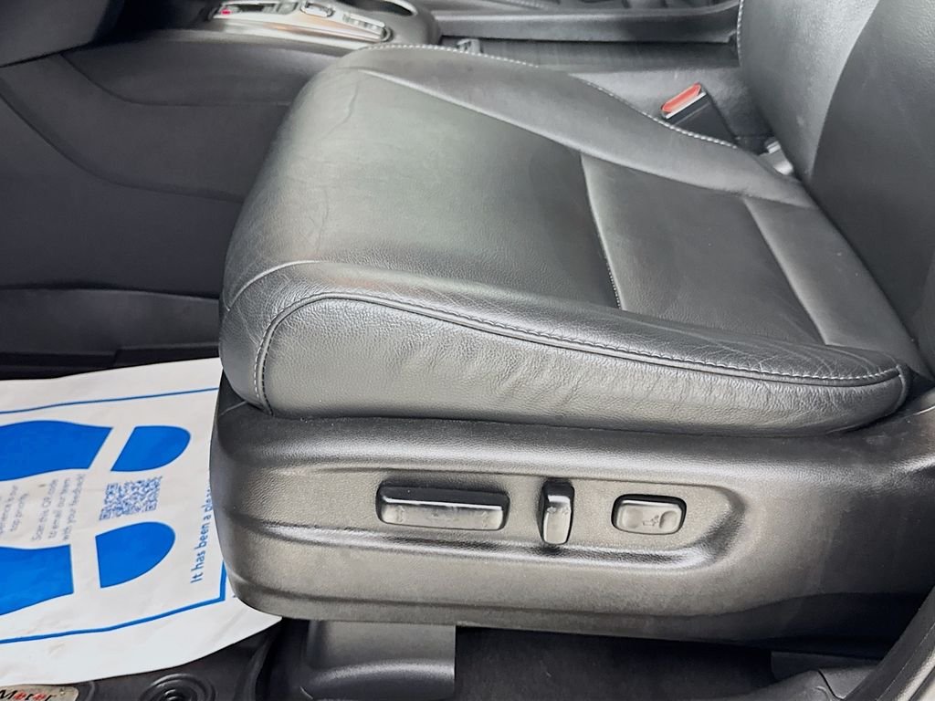 Certified Used 2021 Black Honda EX-L image 25