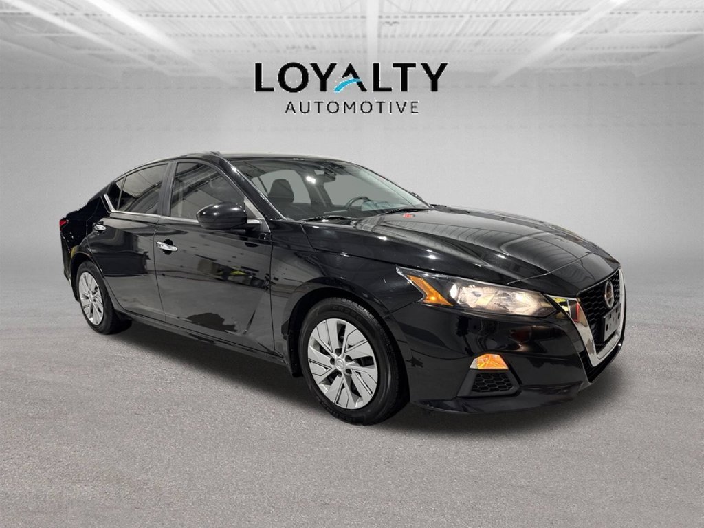 Used 2022 Black Nissan 2.5 S image 7