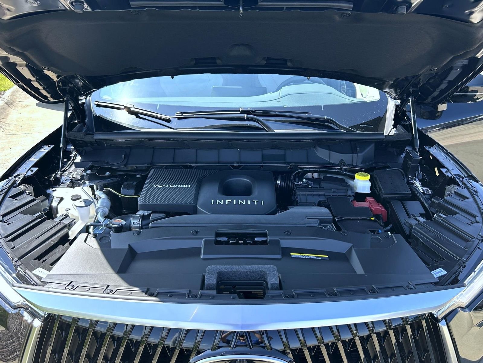 New 2027 MINERAL BLACK INFINITI Luxe AWD image 26