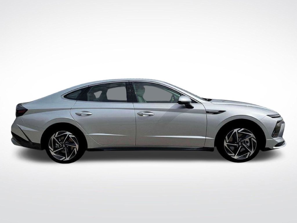 New 2026 Silver Hyundai SEL Sport image 28