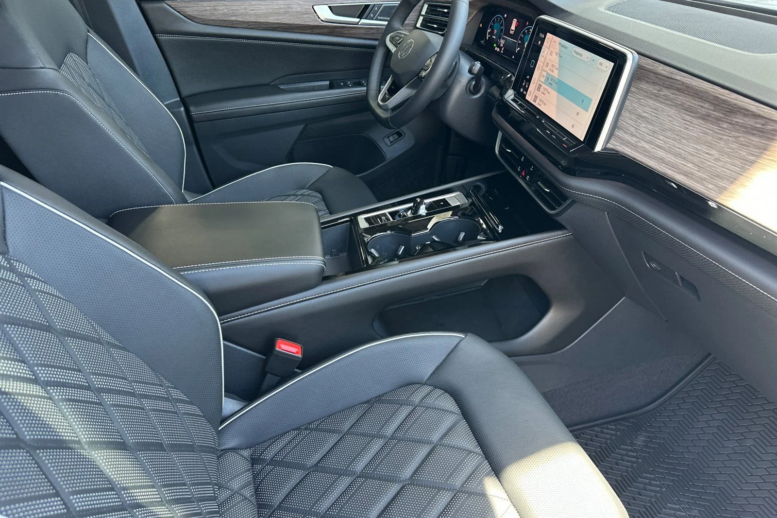 New 2026 White Volkswagen 2.0T SEL Premium R-Line image 15