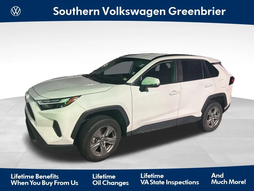 Used 2025 White Toyota XLE image 1