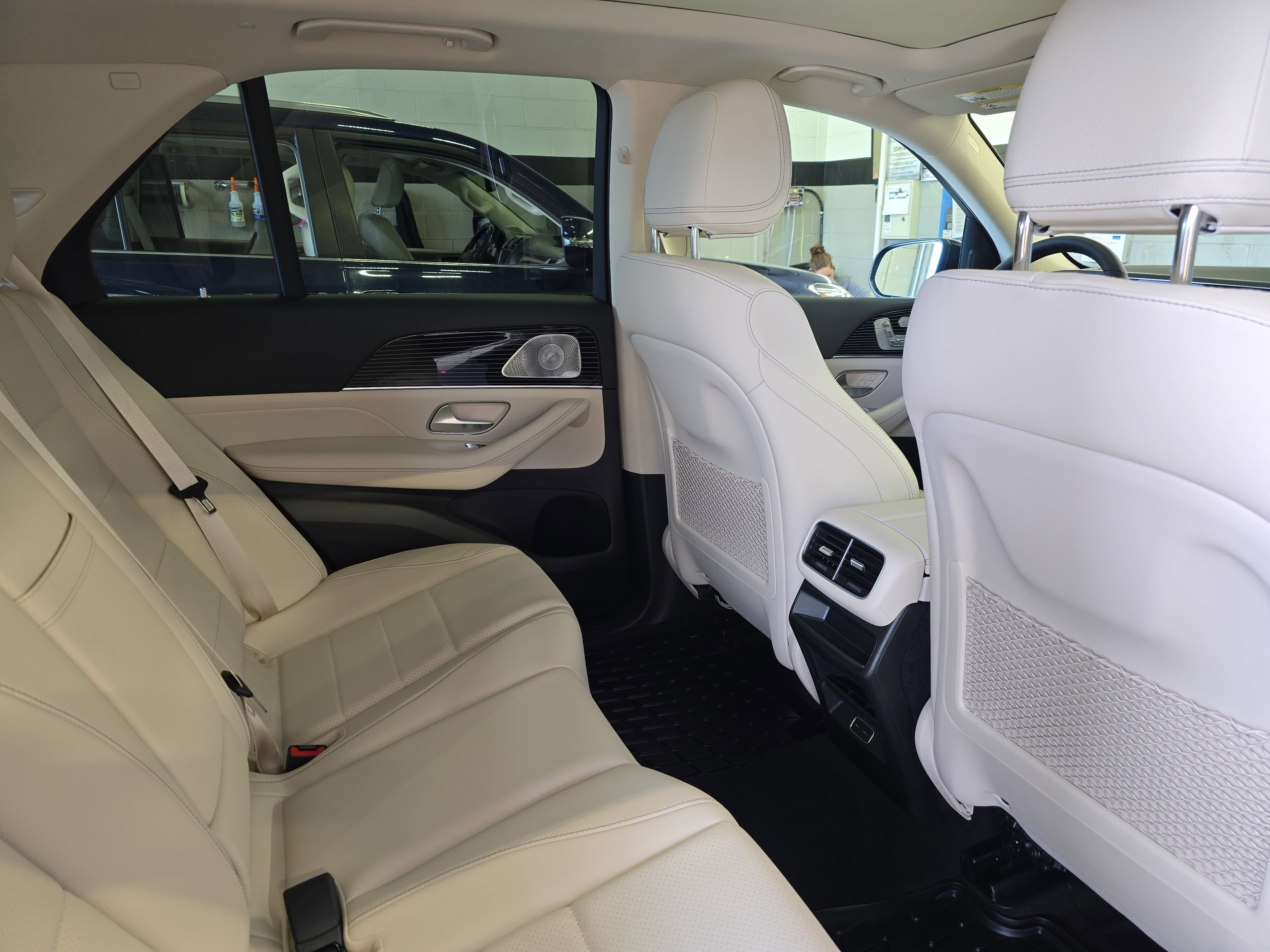New 2026 Obsidian Black Metallic Mercedes-Benz GLE350 image 11