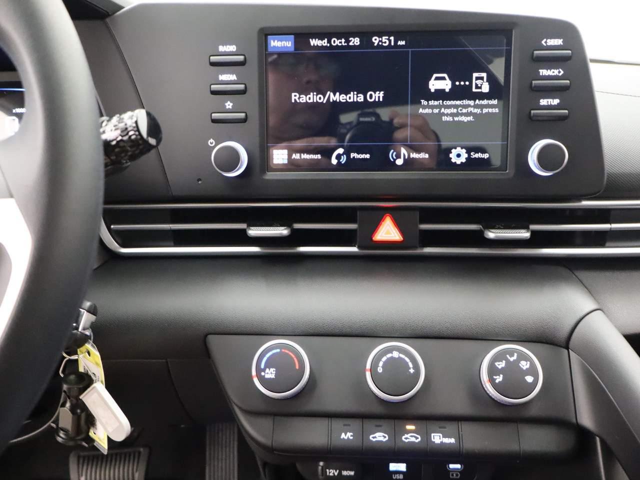 New 2026 Amazon Gray Pearl Hyundai SE image 9