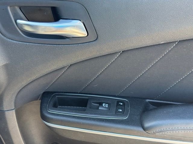 Used 2022 Black Dodge SXT image 23