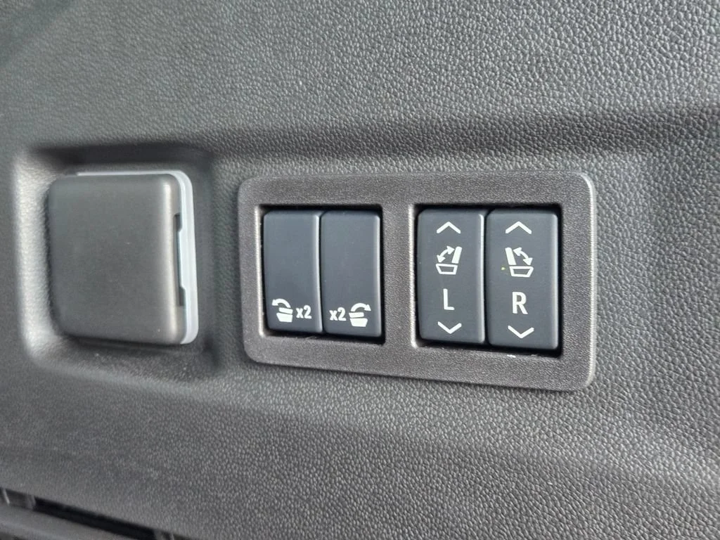 2026 Chevrolet Tahoe Premier - Photo 14