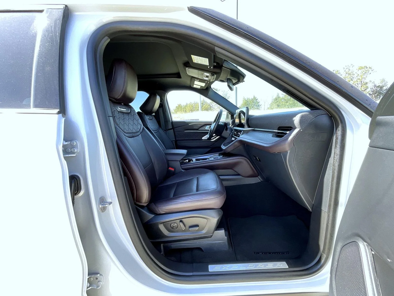 Used 2025 White Ford Platinum image 16