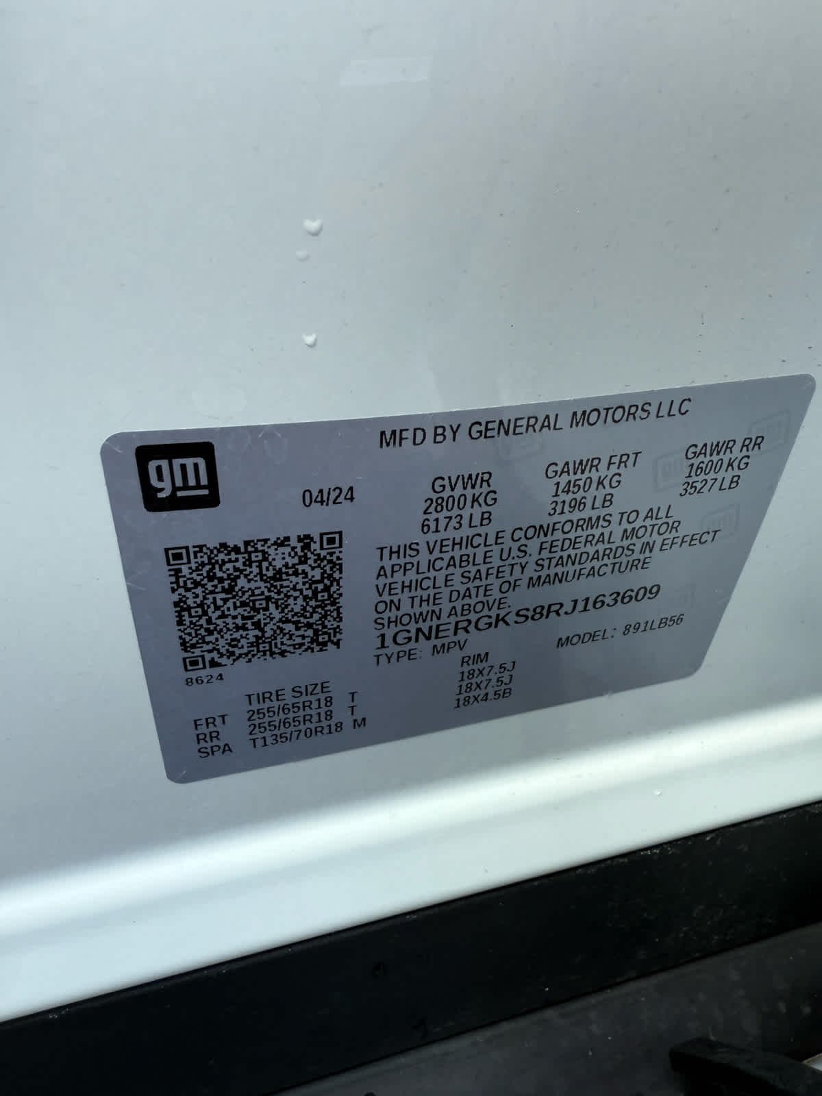 Used 2024 Summit White Chevrolet FWD LT image 32