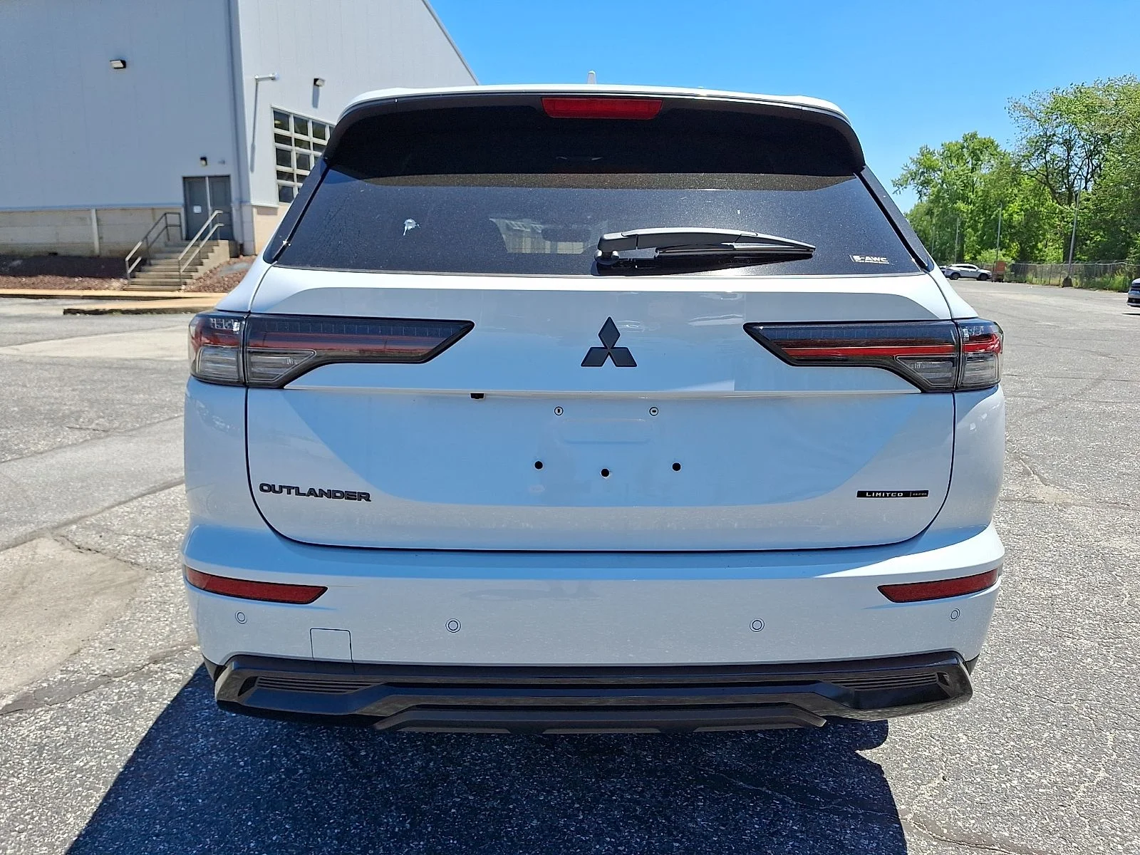 New 2026 White Mitsubishi LE image 7