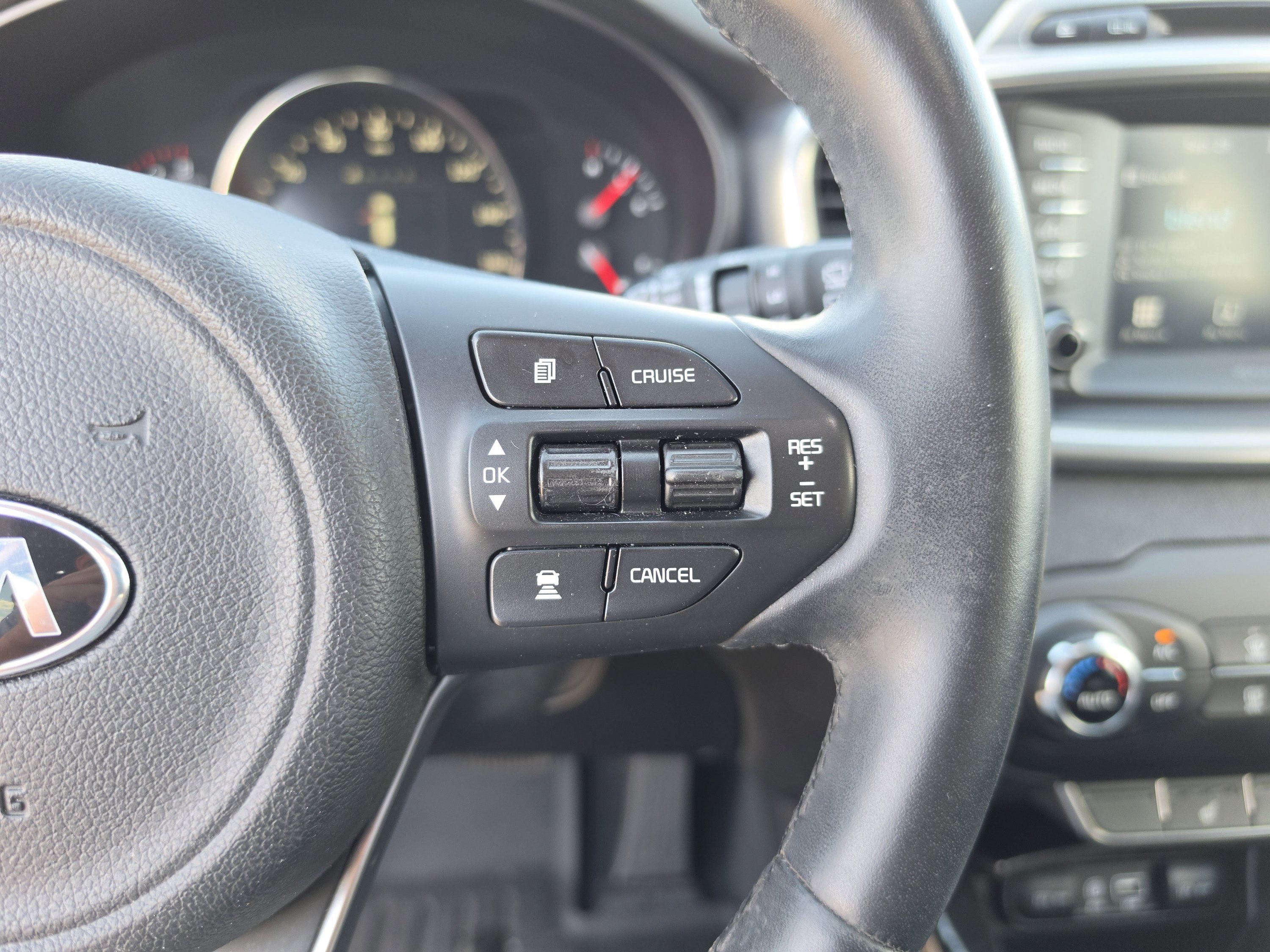 Used 2018 Titanium Silver Kia EX V6 image 35