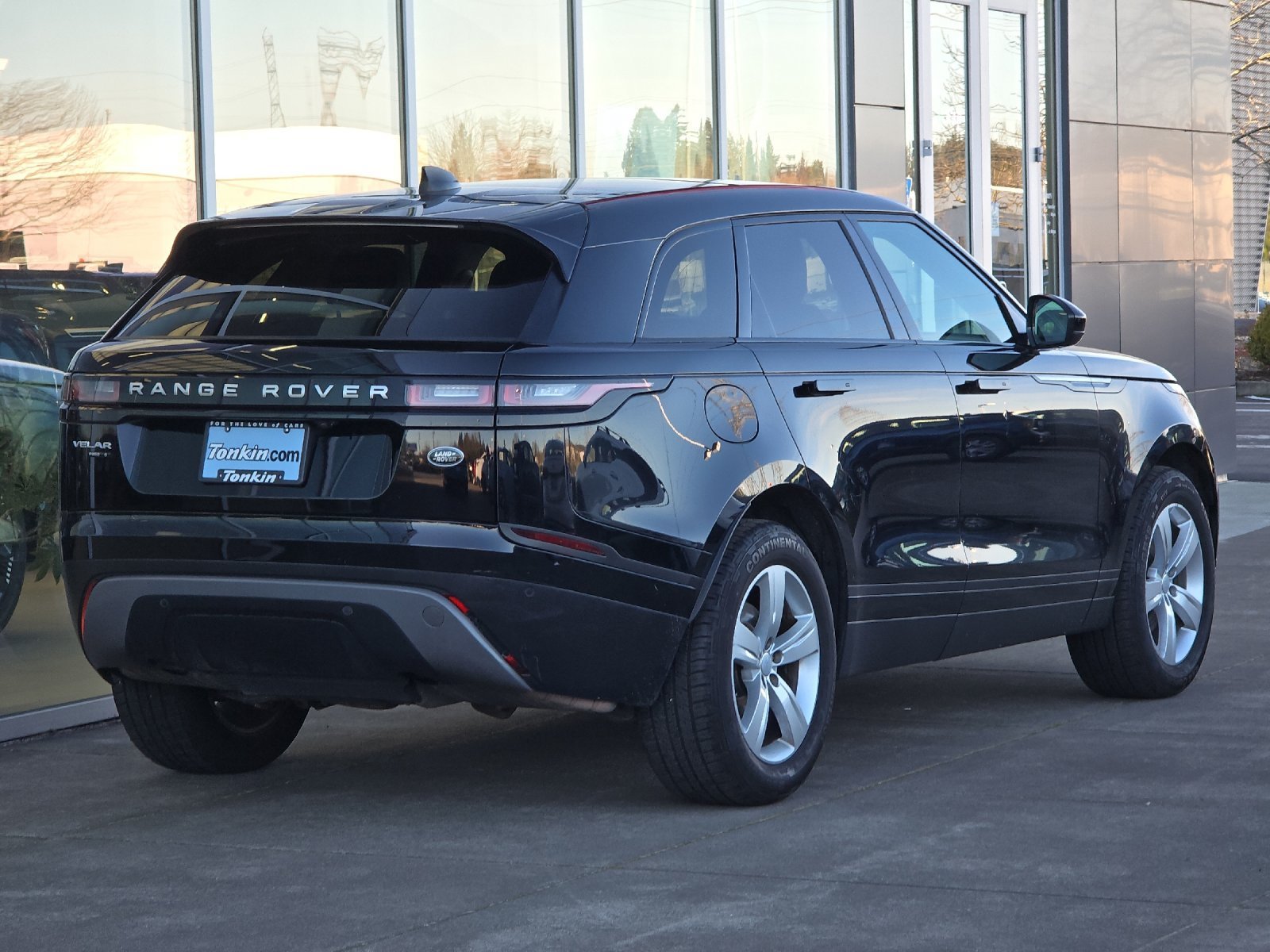 Used 2020 Black Land Rover S image 4