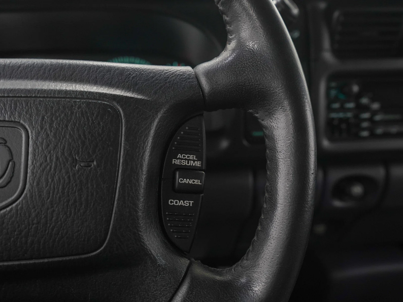Used 2002  Dodge SLT image 24