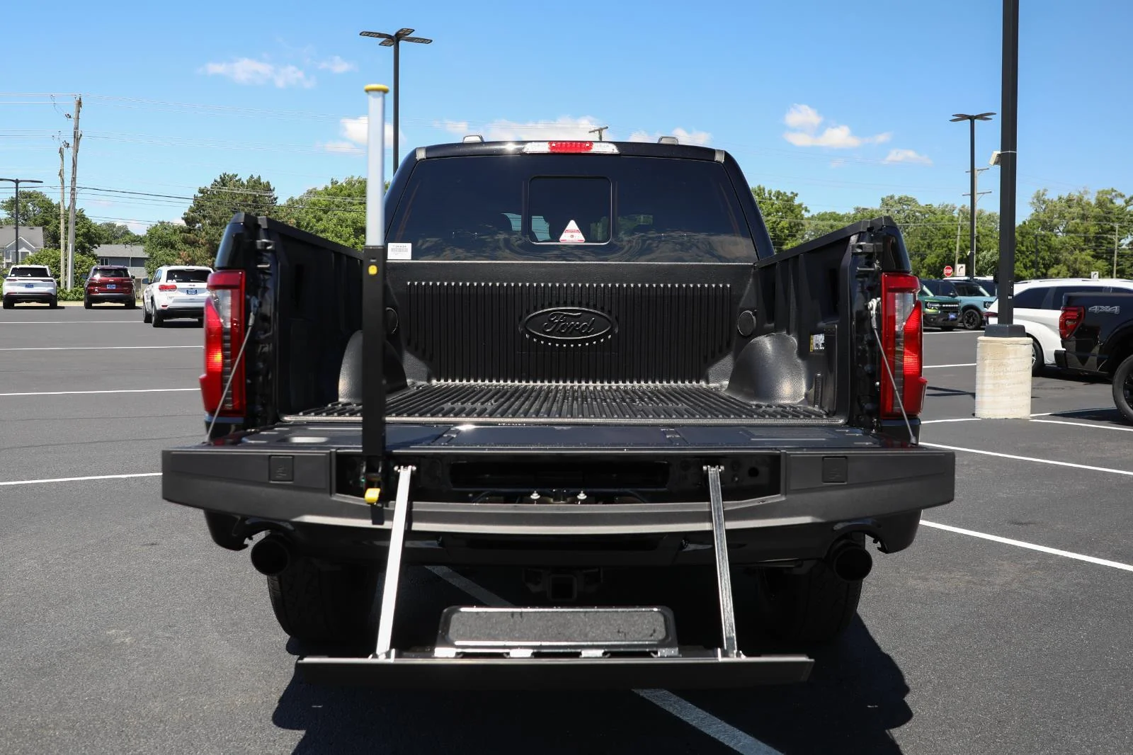 New 2026 Agate Black Metallic Ford XLT image 10