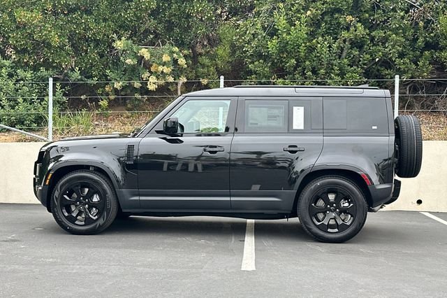 New 2026 Santorini Black Land Rover S image 2
