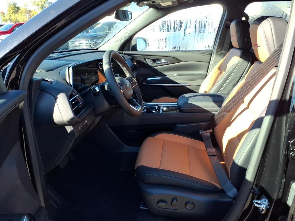 2027 Chevrolet Traverse Z71 - Photo 7