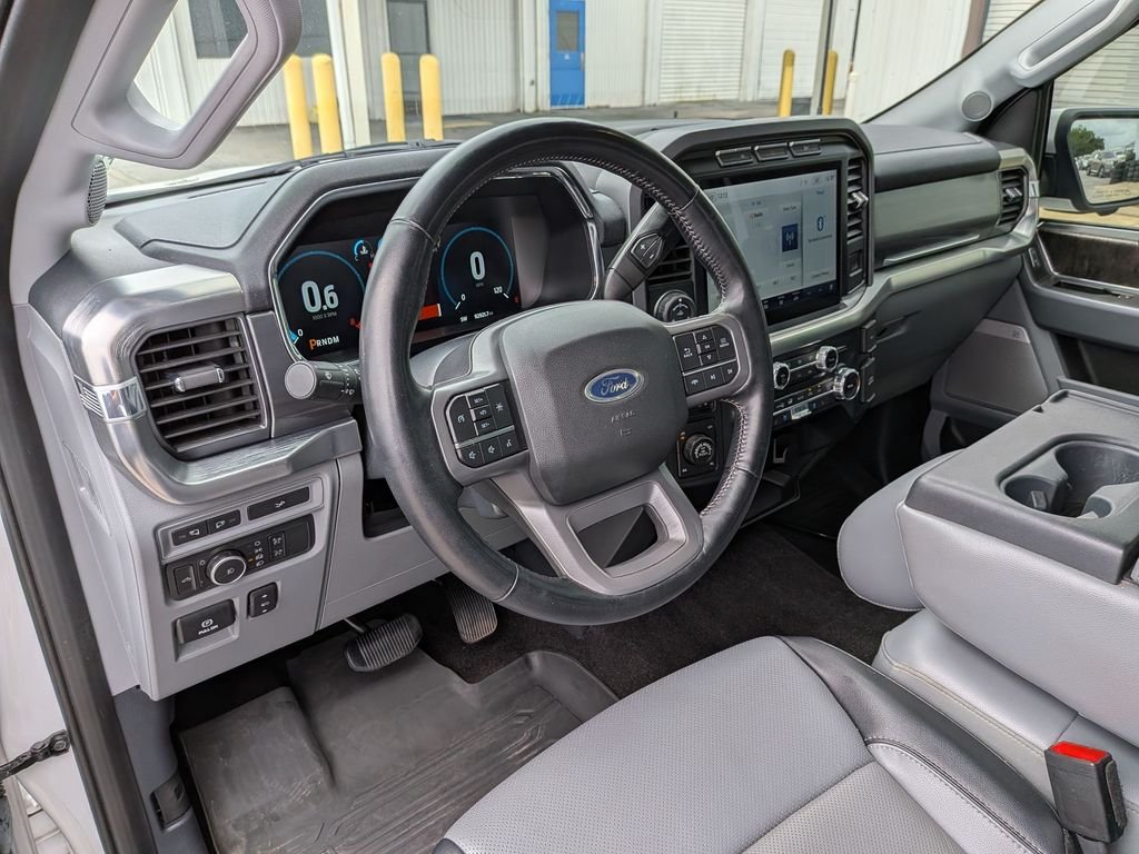 Used 2022 White Ford Lariat image 24