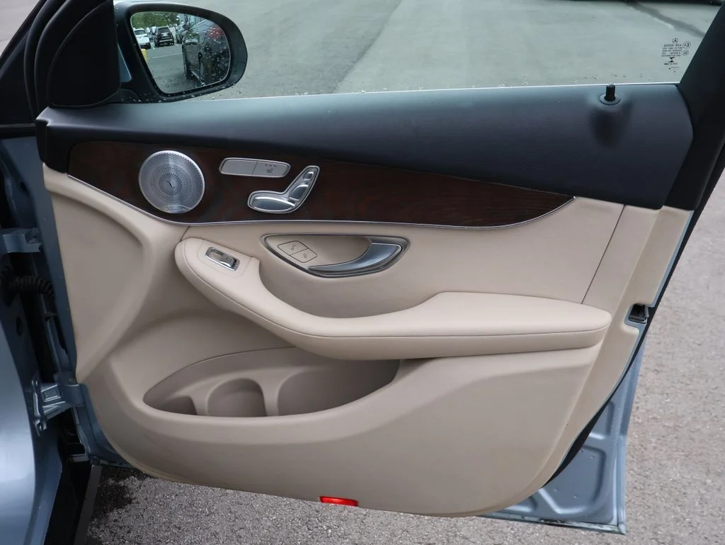Used 2018 Diamond Silver Metallic Mercedes-Benz GLC 300 image 13