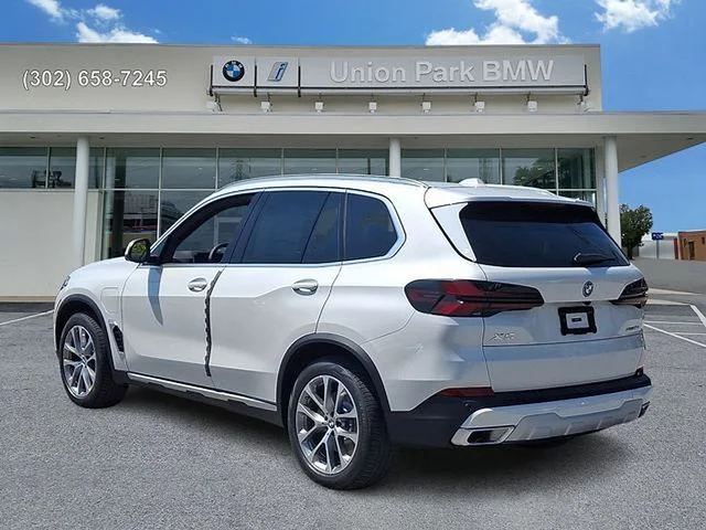 New 2026 Mineral White Metallic BMW xDrive50e image 6
