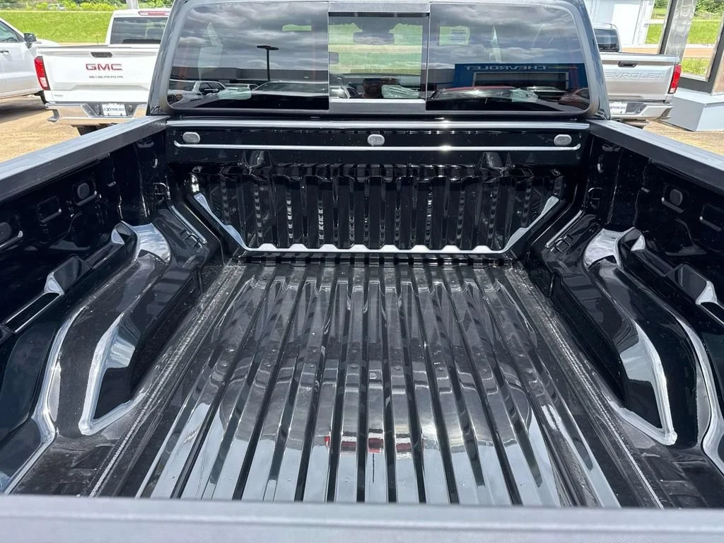 New 2026 Onyx Black GMC Elevation image 14
