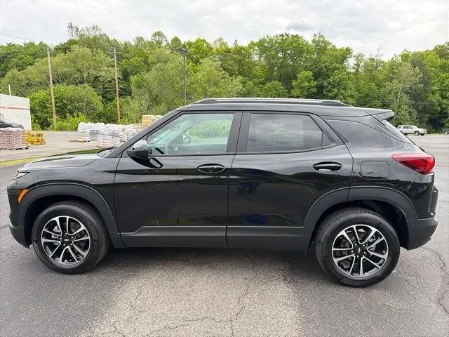 New 2026 Mosaic Black Metallic Chevrolet LT image 10