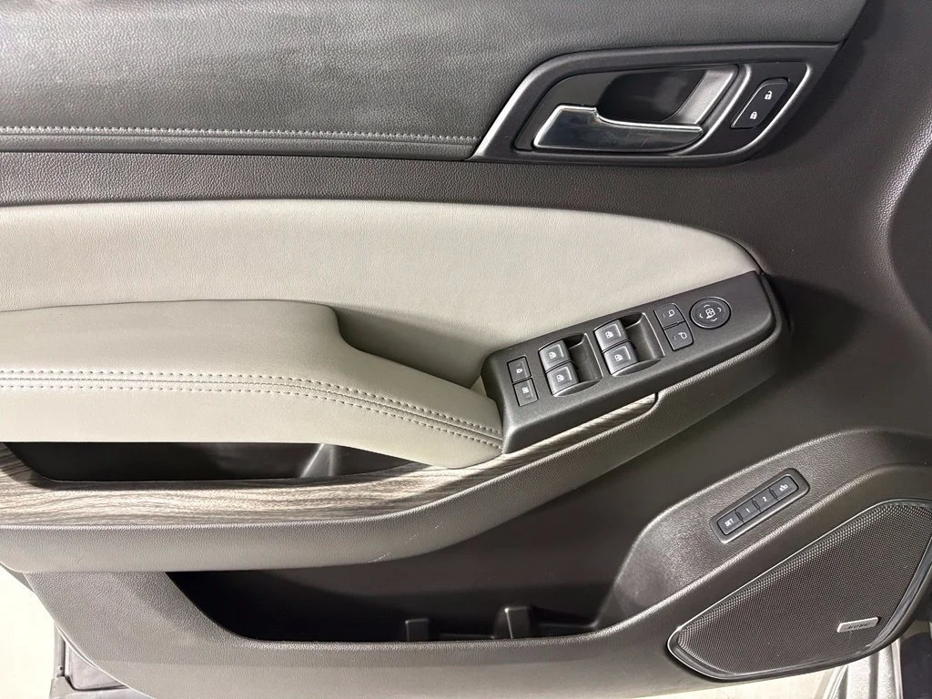 Used 2016 TUNGSTEN METALLIC Chevrolet LT image 25