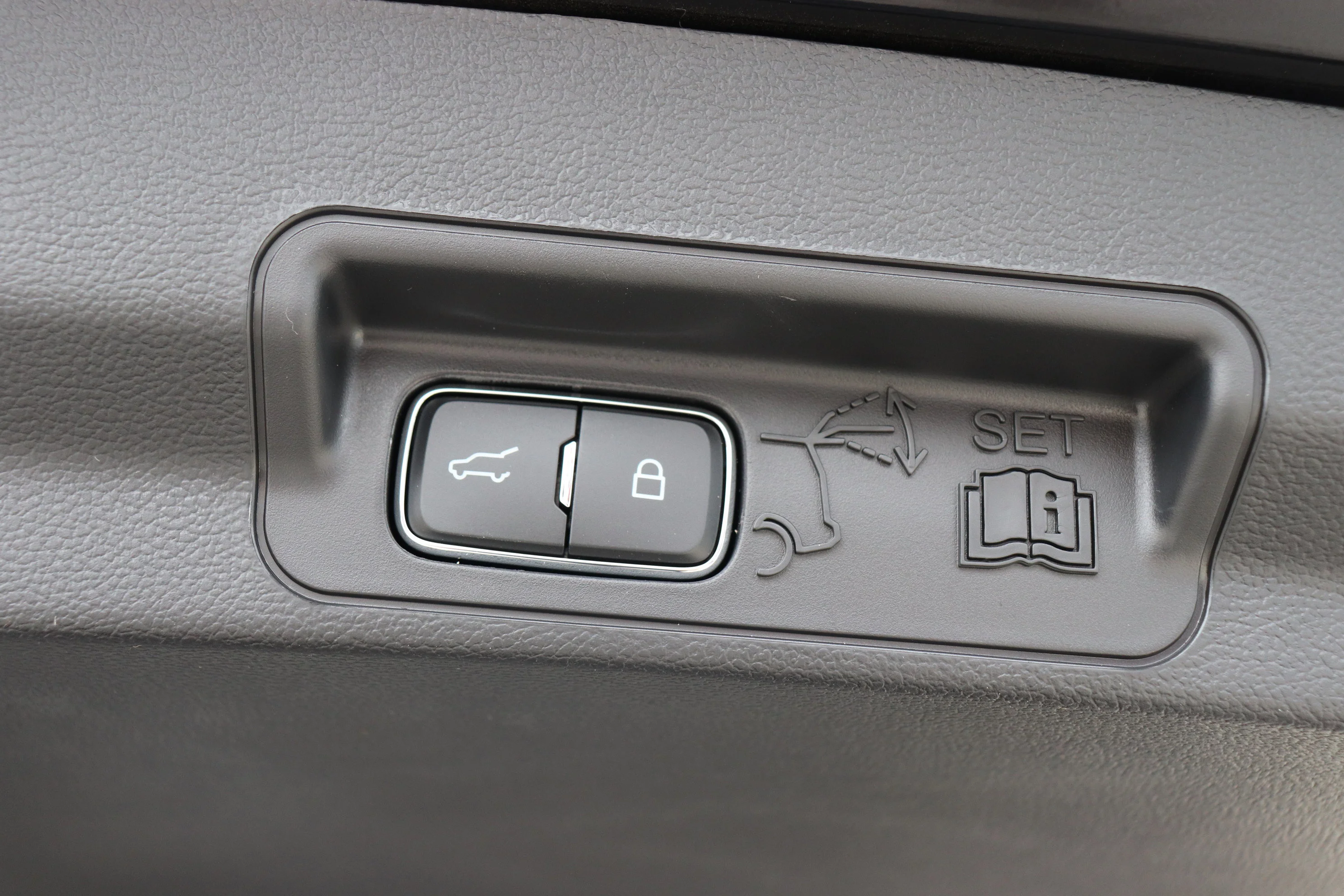 New 2026 AGATE BLACK Ford Active w/200A Pkg image 7