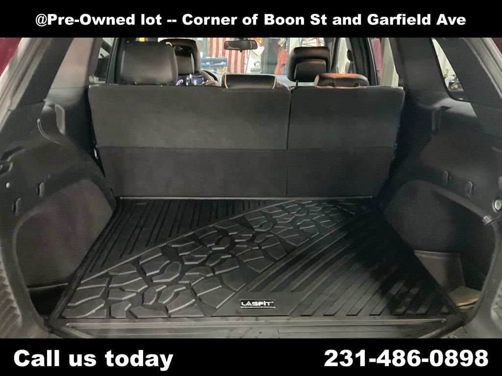 Used 2015 Red Jeep Laredo image 27