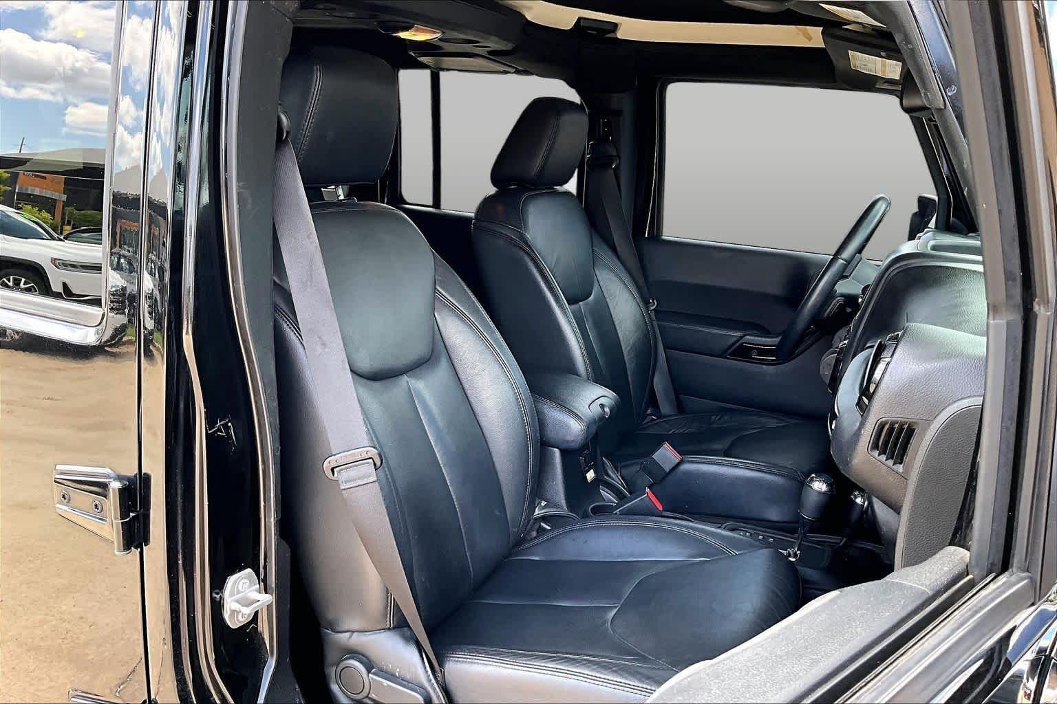 Used 2015 Black Clearcoat Jeep Altitude image 7