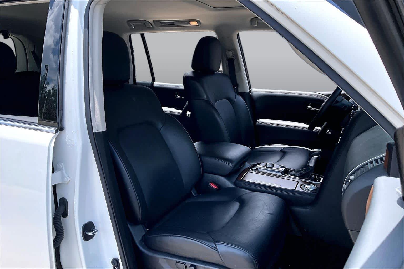 Used 2024 Aspen White Tricoat Nissan SL image 9